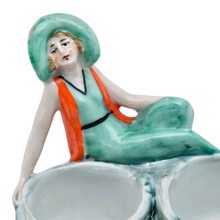 Load image into Gallery viewer, Baigneuse Art déco en porcelaine – Double saleron coquillage – Allemagne, années 1920-1930 Le Charme des Violettes - Brocante en ligne