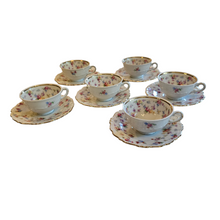 Charger l'image dans la galerie, Bavaria Schirnding. Service à espresso vintage en porcelaine à décor de roses et dorure