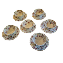 Charger l'image dans la galerie, Bavaria Schirnding. Service à espresso vintage en porcelaine à décor de roses et dorure