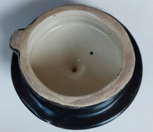 Charger l'image dans la galerie, Bergen. Théière Art déco en céramique d'époque. Le charme des violettes - Brocante en ligne