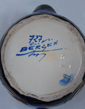 Charger l'image dans la galerie, Bergen. Théière Art déco en céramique d'époque. Le charme des violettes - Brocante en ligne