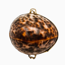 Load image into Gallery viewer, Tabatière ou boîte à chapelet cerclée de laiton, fin XIXe