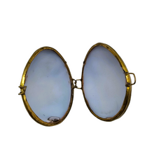 Load image into Gallery viewer, Tabatière ou boîte à chapelet cerclée de laiton, fin XIXe