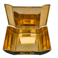 Afbeelding in Gallery-weergave laden, Boîte à cigarettes en métal doré et laqué noir, années 1940