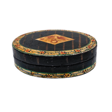 Charger l'image dans la galerie, Petite boîte ovale en papier mâché, décor aux oiseaux, époque Napoléon III, 2è moitié XIXè siècle Le Charme des Violettes - Brocante en ligne