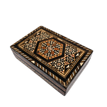 Afbeelding in Gallery-weergave laden, Boîte ancienne en marqueterie de bois du Moyen-Orient, XXè
