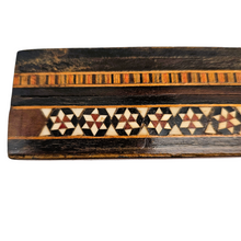 Afbeelding in Gallery-weergave laden, Boîte ancienne en marqueterie de bois du Moyen-Orient, XXè