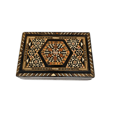 Afbeelding in Gallery-weergave laden, Boîte ancienne en marqueterie de bois du Moyen-Orient, XXè