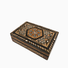 Afbeelding in Gallery-weergave laden, Boîte ancienne en marqueterie de bois du Moyen-Orient, XXè