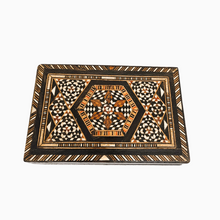 Afbeelding in Gallery-weergave laden, Boîte ancienne en marqueterie de bois du Moyen-Orient, XXè