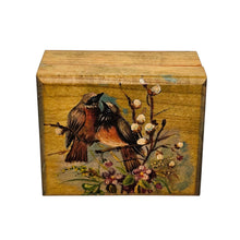 Load image into Gallery viewer, Ensemble de 4 petites boîtes en bois peintes à la main aux oiseaux, années 1970-1990 Le Charme des Violettes - Brocante en ligne