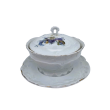 Charger l'image dans la galerie, Bonbonnière en porcelaine aux violettes et hellébores, XXè