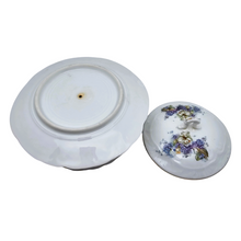 Charger l'image dans la galerie, Bonbonnière en porcelaine aux violettes et hellébores, XXè
