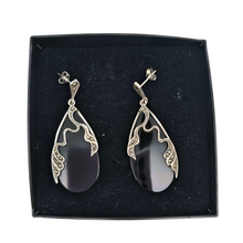 Afbeelding in Gallery-weergave laden, Art Deco druppelvormige oorbellen in 925 zilver, zwarte onyx en marcasieten, jaren 20-30