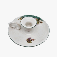Load image into Gallery viewer, Bougeoir de chevet en porcelaine fleurie, vers 1900