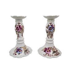 Load image into Gallery viewer, Paire de bougeoirs anciens en porcelaine à décor de pensées, fin XIXè - début XXè Le Charme des Violettes - Brocante en ligne