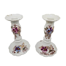 Load image into Gallery viewer, Paire de bougeoirs anciens en porcelaine à décor de pensées, fin XIXè - début XXè Le Charme des Violettes - Brocante en ligne