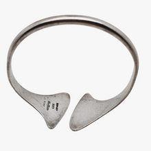 Load image into Gallery viewer, Hans Hansen. Scandinavian modernist bracelet in sterling silver