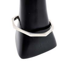 Charger l'image dans la galerie, Bracelet jonc hexagonal en argent massif 925, années 1970-1990 Le Charme des Violettes - Brocante en ligne