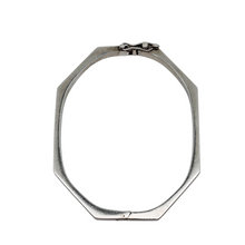 Charger l'image dans la galerie, Bracelet jonc hexagonal en argent massif 925, années 1970-1990 Le Charme des Violettes - Brocante en ligne