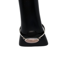 Afbeelding in Gallery-weergave laden, Turku Finland 1965. Modernistische armband in sterling zilver en rozenkwarts zilver 813H