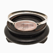 Afbeelding in Gallery-weergave laden, Turku Finland 1965. Modernistische armband in sterling zilver en rozenkwarts zilver 813H