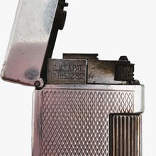 Load image into Gallery viewer, Dunhill London Suisse, Banque de Paris et des Pays-Bas, Briquet à gaz vintage en métal argenté, années 1950