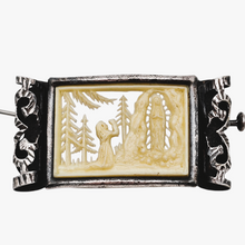 Charger l'image dans la galerie, Broche Art déco en celluloid et métal argenté, Lourdes, vers 1925