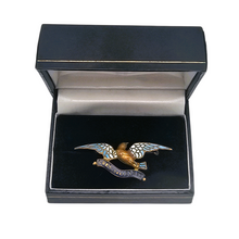 Charger l'image dans la galerie, Broche souvenir « Chemin des Dames » – oiseau en émail cloisonné, vers 1920 Le Charme des Violettes - Brocante en ligne