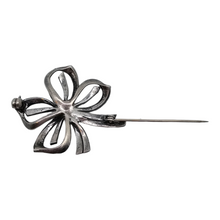 Afbeelding in Gallery-weergave laden, Oude bloemenbroche van 835/1000 zilver bezet met marcasieten