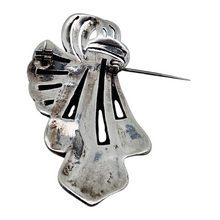 Afbeelding in Gallery-weergave laden, Broche Art déco drapée en argent 825 sertie d'onyx noir et de marcassites, années 1930