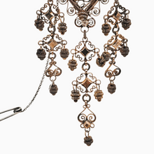 Load image into Gallery viewer, Sølje, grande broche de mariage norvégienne en argent vermeil filigrané d'époque victorienne, années 1850–1900