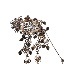 Load image into Gallery viewer, Sølje, grande broche de mariage norvégienne en argent vermeil filigrané d'époque victorienne, années 1850–1900