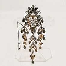 Load image into Gallery viewer, Sølje, grande broche de mariage norvégienne en argent vermeil filigrané d'époque victorienne, années 1850–1900