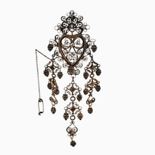 Load image into Gallery viewer, Sølje, grande broche de mariage norvégienne en argent vermeil filigrané d'époque victorienne, années 1850–1900