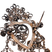 Load image into Gallery viewer, Sølje, grande broche de mariage norvégienne en argent vermeil filigrané d'époque victorienne, années 1850–1900