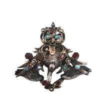 Load image into Gallery viewer, Old Asian brooch with the effigy of the Monkey King, in silver set with tourmalines and turquoise, 19th century
