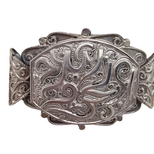 Afbeelding in Gallery-weergave laden, Oude Berberbroche van zilver, gebeiteld met kalligrafie en filigraan