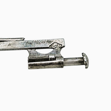 Charger l'image dans la galerie, Broche barrette Art déco en argent, hématite et marcassites, années 1925–1935