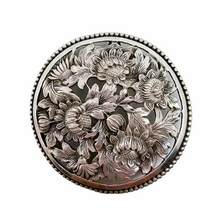 Afbeelding in Gallery-weergave laden, Oud Hollandse broche in zilver met bloemenmotief