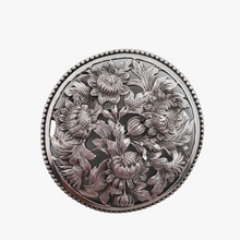 Afbeelding in Gallery-weergave laden, Oud Hollandse broche in zilver met bloemenmotief