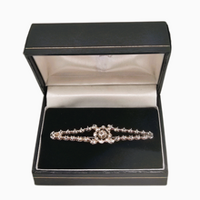 Charger l'image dans la galerie, Broche en argent et or sertie de 24 diamants taille rose, fin XVIIIᵉ / début XIXᵉ siècle Le Charme des Violettes - Brocante en ligne