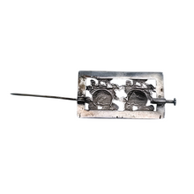 Charger l'image dans la galerie, Broche Art déco en argent massif aux roses ajourées, France, années 1920 Le Charme des Violettes - Brocante en ligne