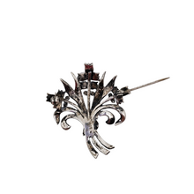 Afbeelding in Gallery-weergave laden, Broche Art déco en forme de bouquet de fleurs en argent 835 sertie de marcassites, années 1930