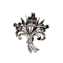 Afbeelding in Gallery-weergave laden, Broche Art déco en forme de bouquet de fleurs en argent 835 sertie de marcassites, années 1930