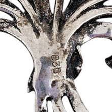 Afbeelding in Gallery-weergave laden, Broche Art déco en forme de bouquet de fleurs en argent 835 sertie de marcassites, années 1930