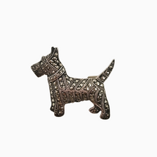 Afbeelding in Gallery-weergave laden, Broche en forme de chien (scottish terrier) en argent et marcassites, années 1920-1930