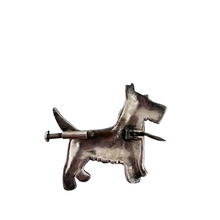 Afbeelding in Gallery-weergave laden, Broche en forme de chien (scottish terrier) en argent et marcassites, années 1920-1930