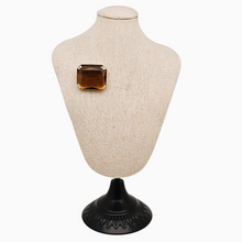 Charger l'image dans la galerie, Broche vintage en cristal ambré taille émeraude, style topaze, années 1950 Le Charme des Violettes - Brocante en ligne