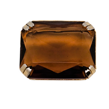 Charger l'image dans la galerie, Broche vintage en cristal taille émeraude couleur topaze, années 1950 Le Charme des Violettes - Brocante en ligne